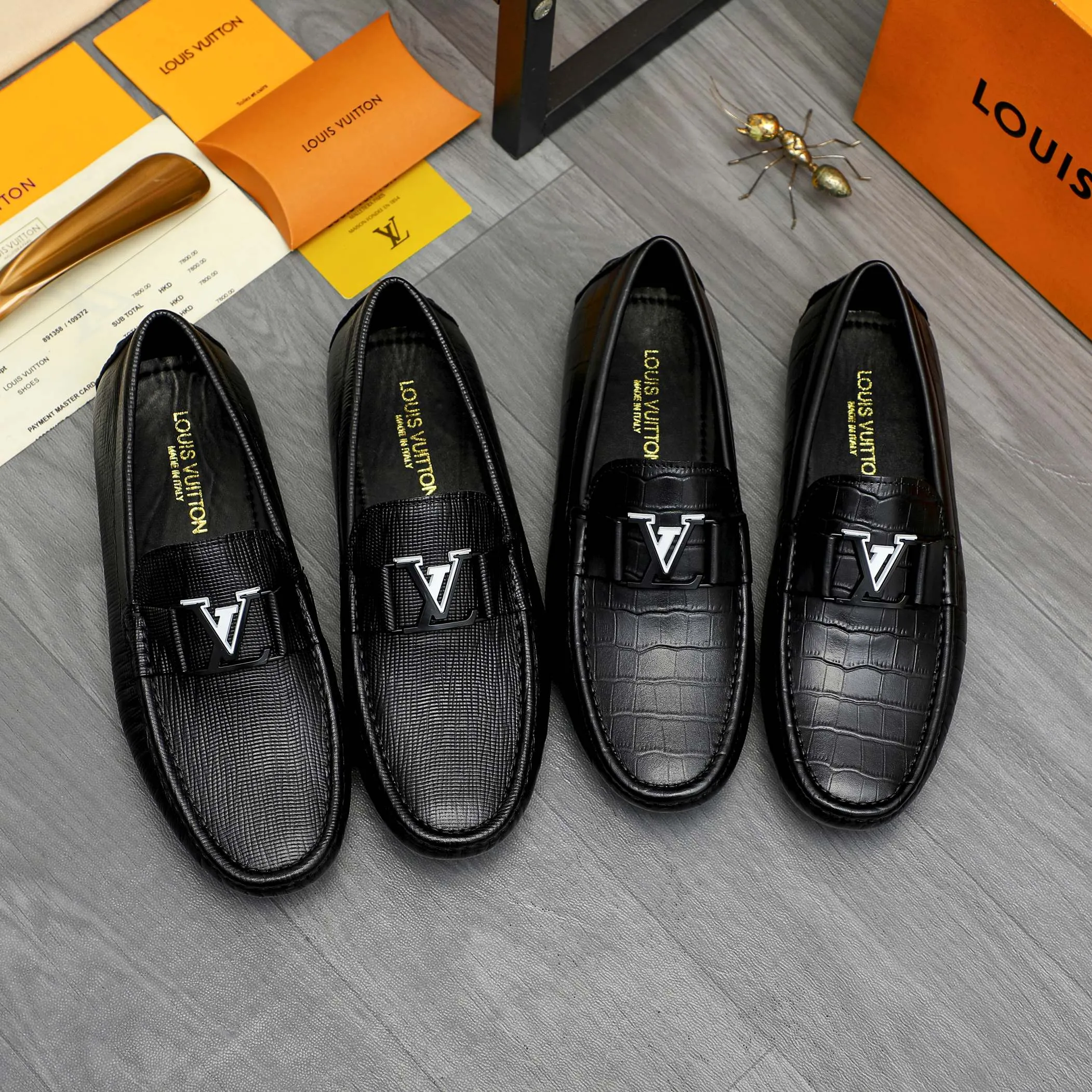 Men's shoes 💰p420 Product trademark: LV "Louis Vuitton" casual slip-on men's shoes Regular size: 38-44 Product material: Selected stone grain cowhide upper, sheepskin lining, original rubber outsole